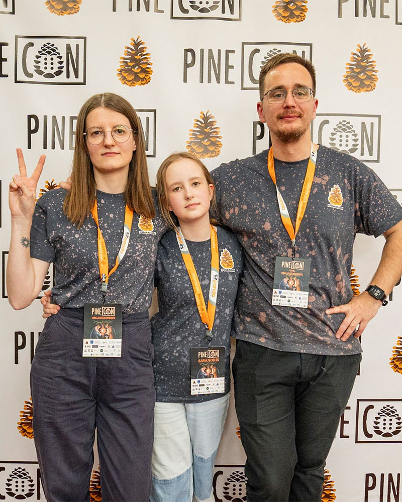 Galva ant pečių komanda